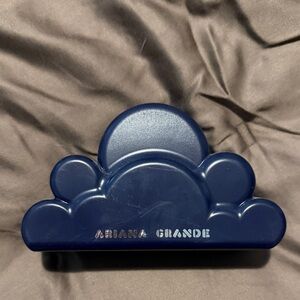 Ariana grande cloud stand